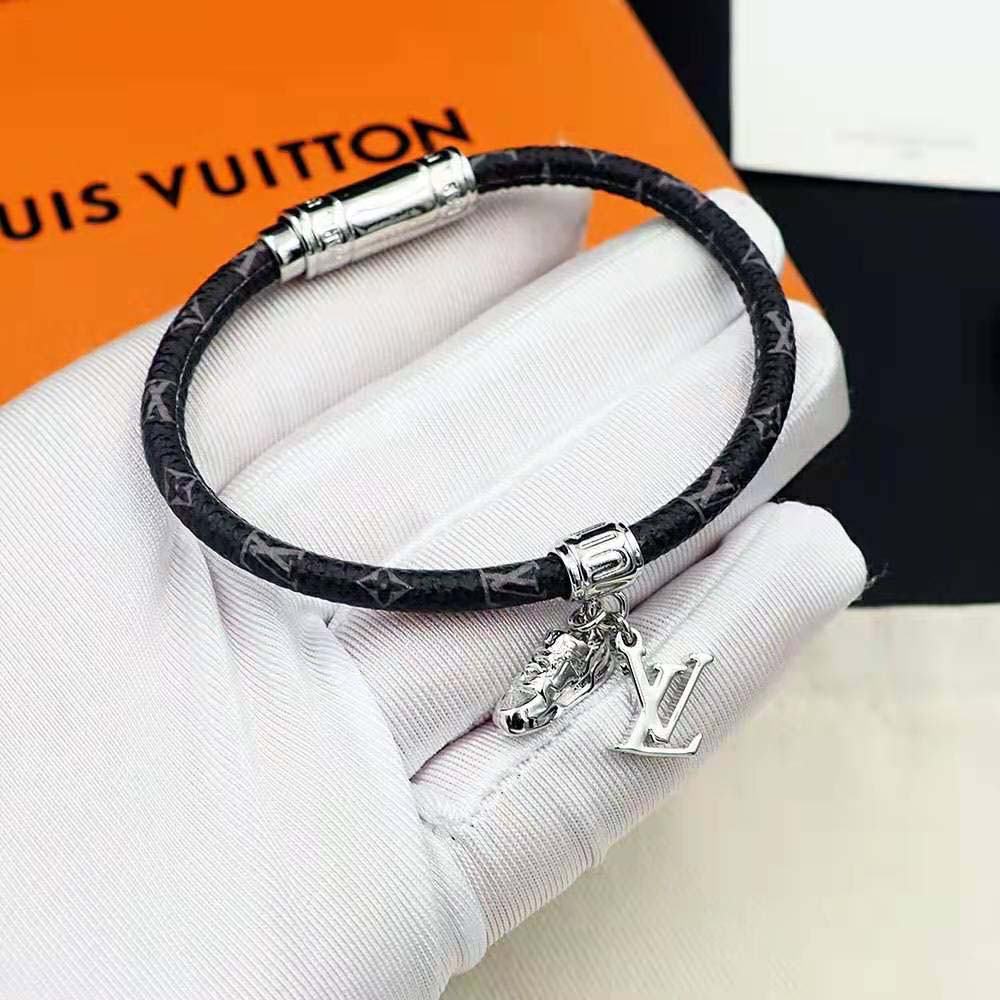Louis Vuitton Men LV Icon Trainer Leather Bracelet (3)