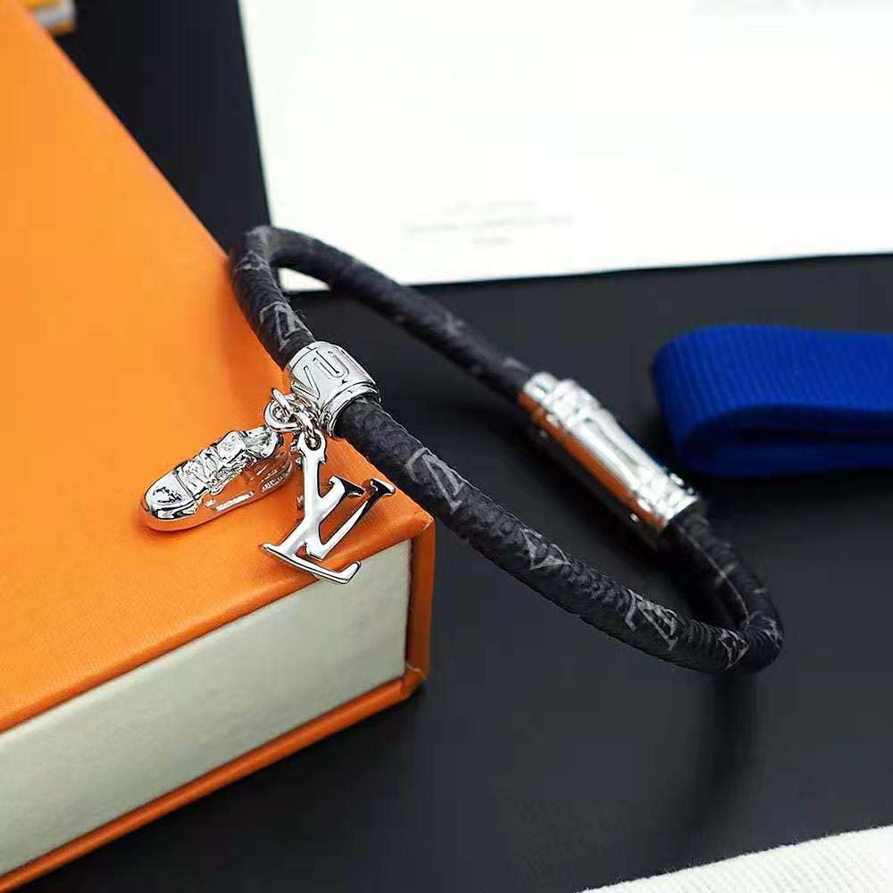 Louis Vuitton Men LV Icon Trainer Leather Bracelet (4)