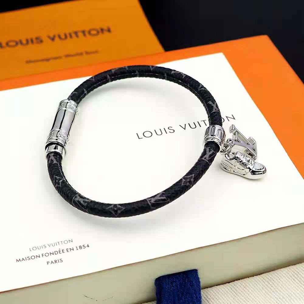 Louis Vuitton Men LV Icon Trainer Leather Bracelet (5)