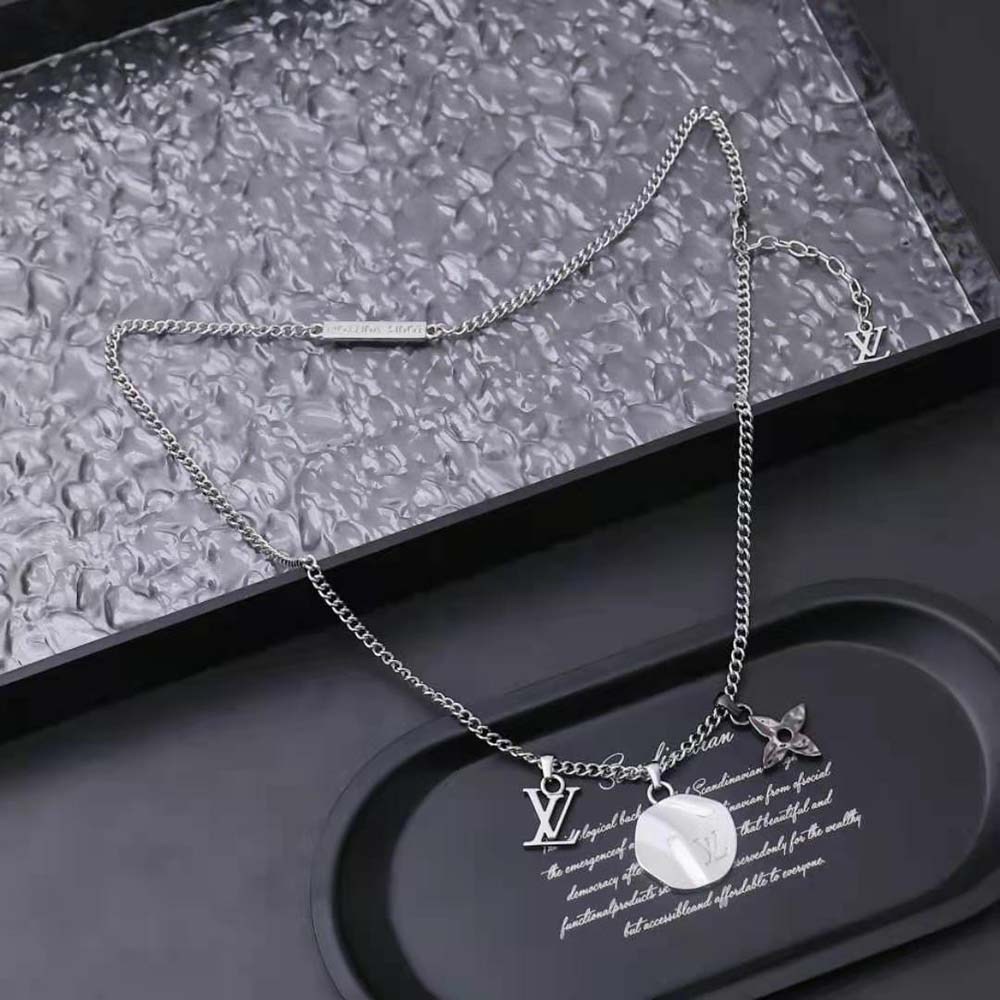 Louis Vuitton Men LV Liquid Pendant (9)