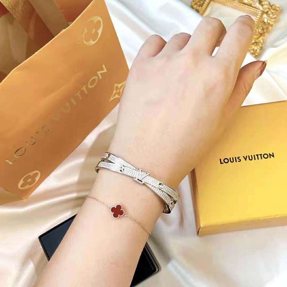 Louis Vuitton Women Empreinte Bangle White Gold (3)