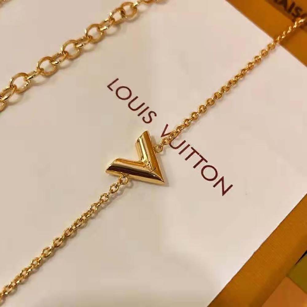 Louis Vuitton Women Essential V Bracelet (4)