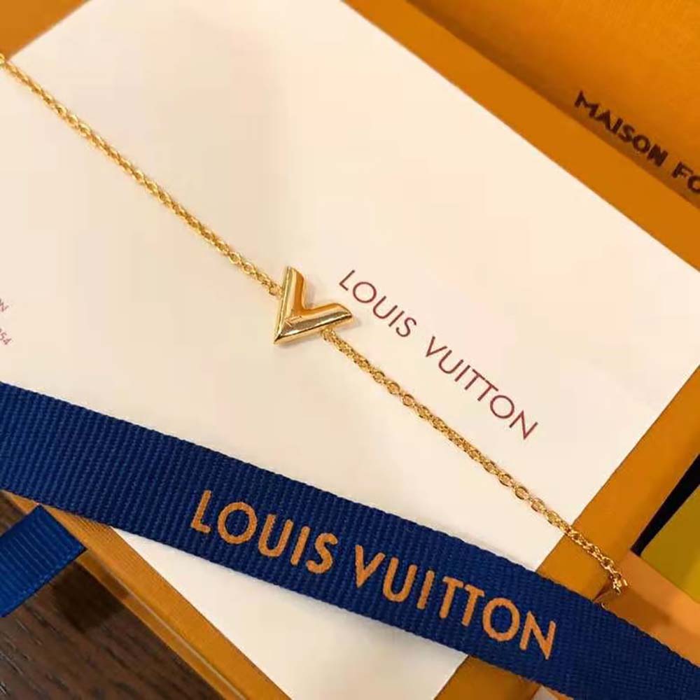 Louis Vuitton Women Essential V Bracelet (5)