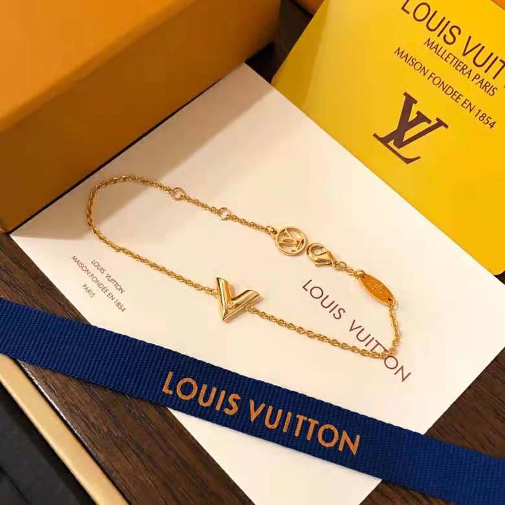 Louis Vuitton Women Essential V Bracelet (7)