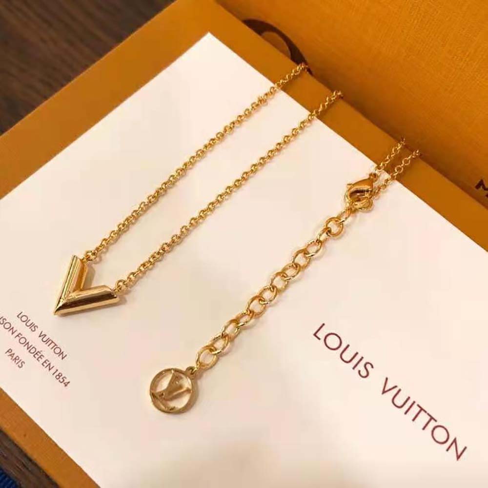 Louis Vuitton Women Essential V Bracelet (8)