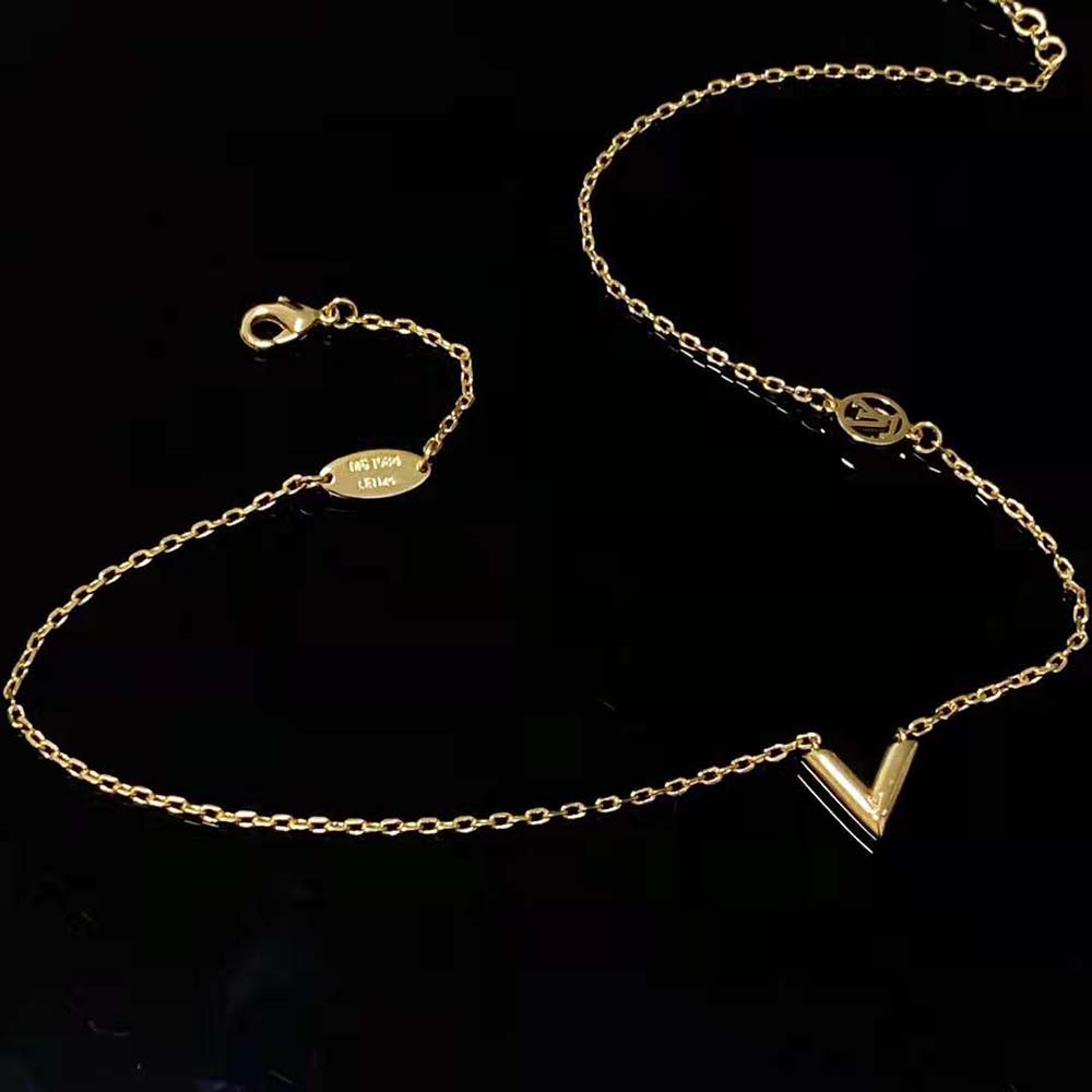 Louis Vuitton Women Essential V Necklace (10)