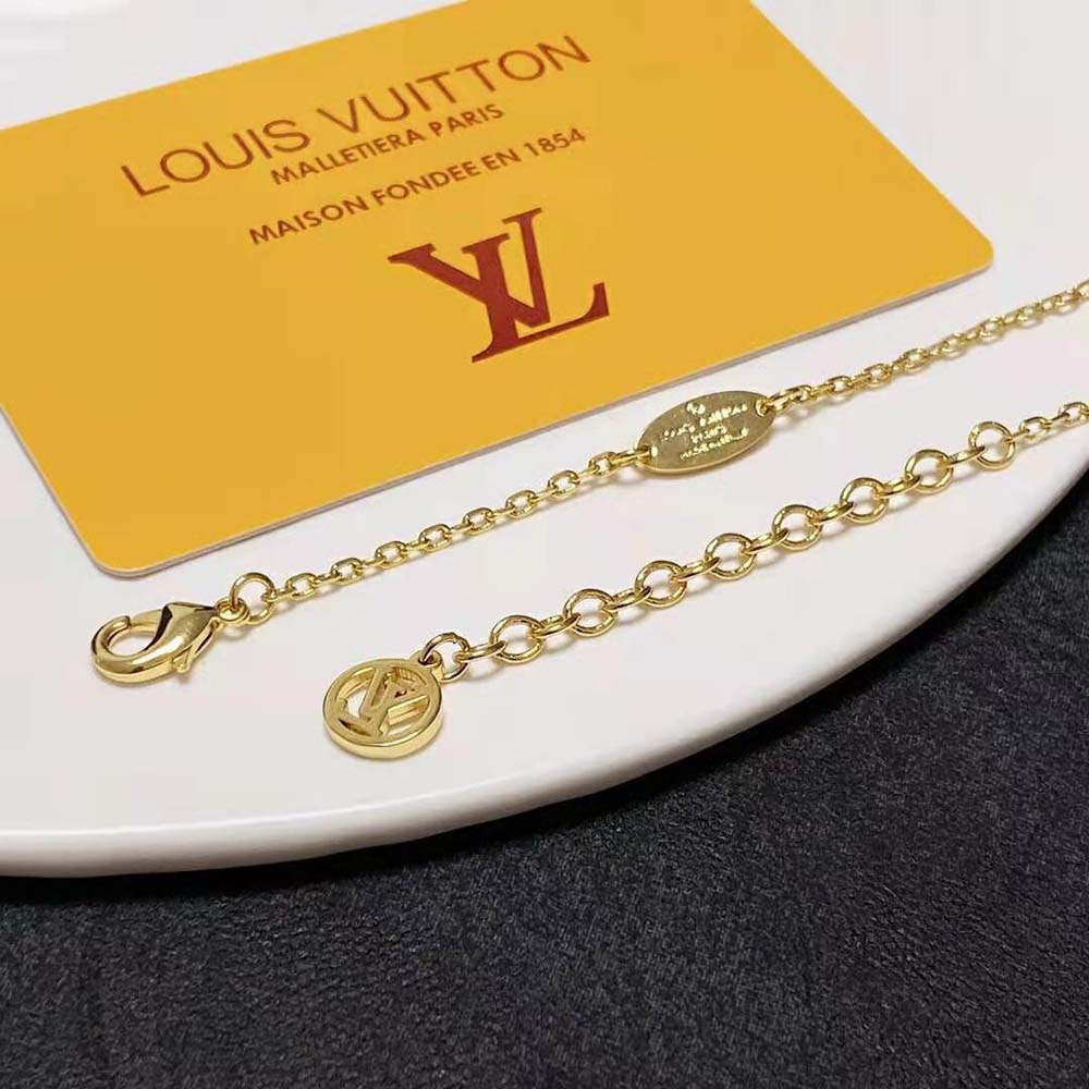 Louis Vuitton Women Essential V Necklace (6)