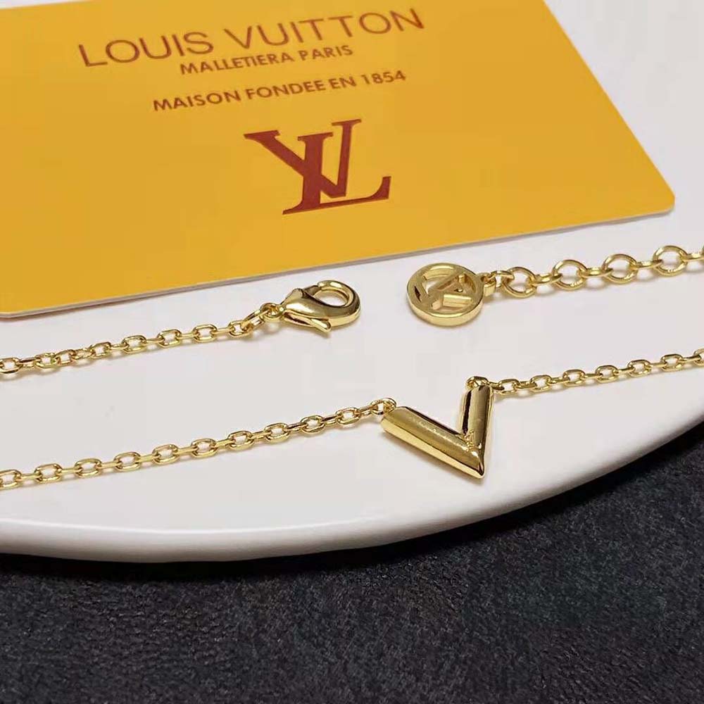 Louis Vuitton Women Essential V Necklace (8)