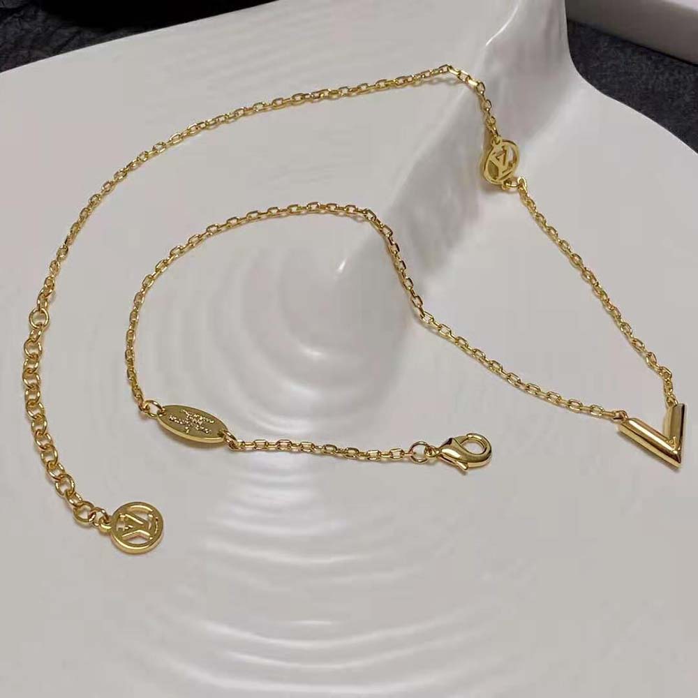 Louis Vuitton Women Essential V Necklace (9)