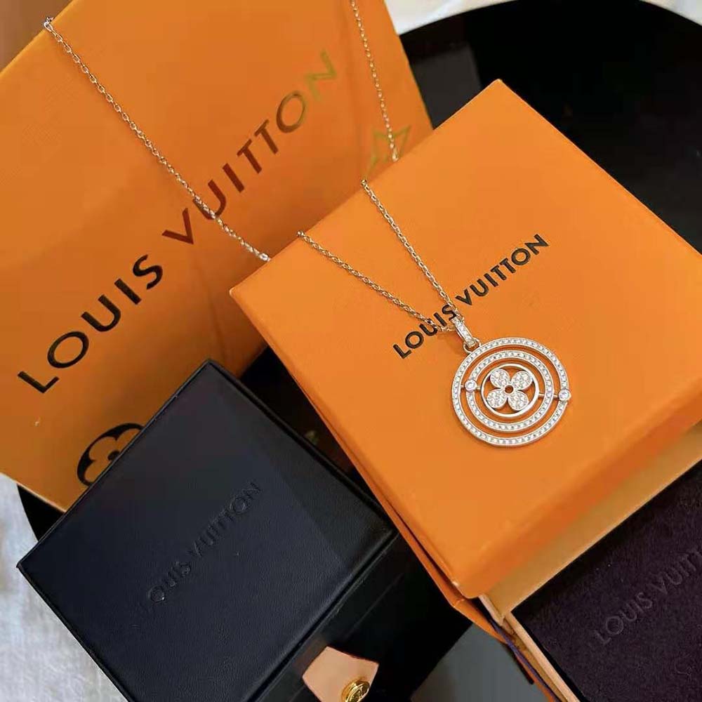 Louis Vuitton Women Idylle Blossom Medallion White Gold and Diamonds (8)