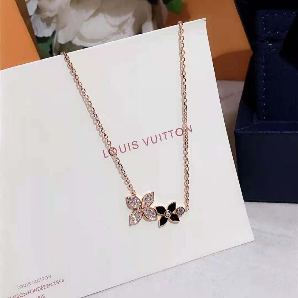 Louis Vuitton Women Idylle Blossom Necklace in Pink Gold (2)