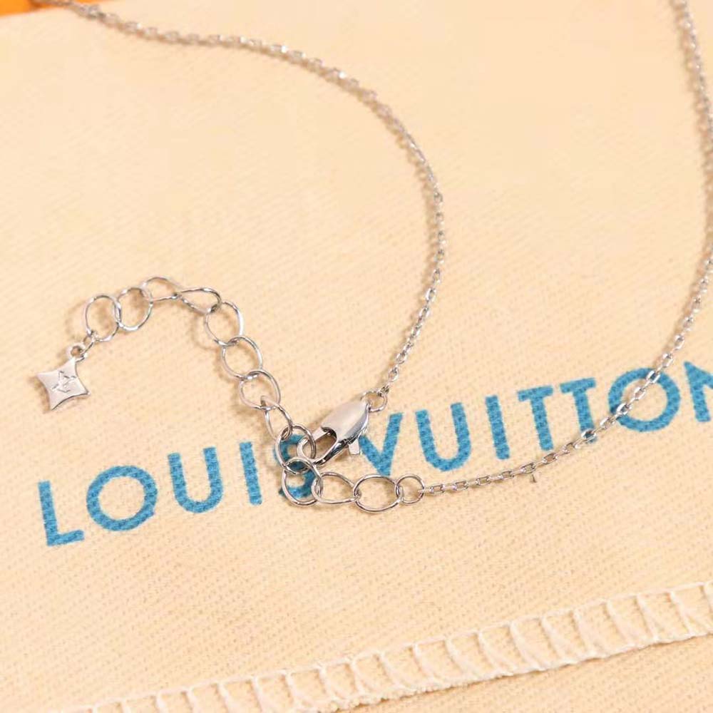 Louis Vuitton Women LV Diamonds Pendant LV Monogram Star cut (7)