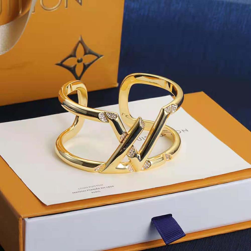 Louis Vuitton Women LV Volt One Cuff Yellow Gold And Diamonds (4)