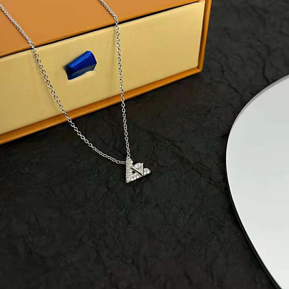 Louis Vuitton Women LV Volt One Pendant in White Gold (3)