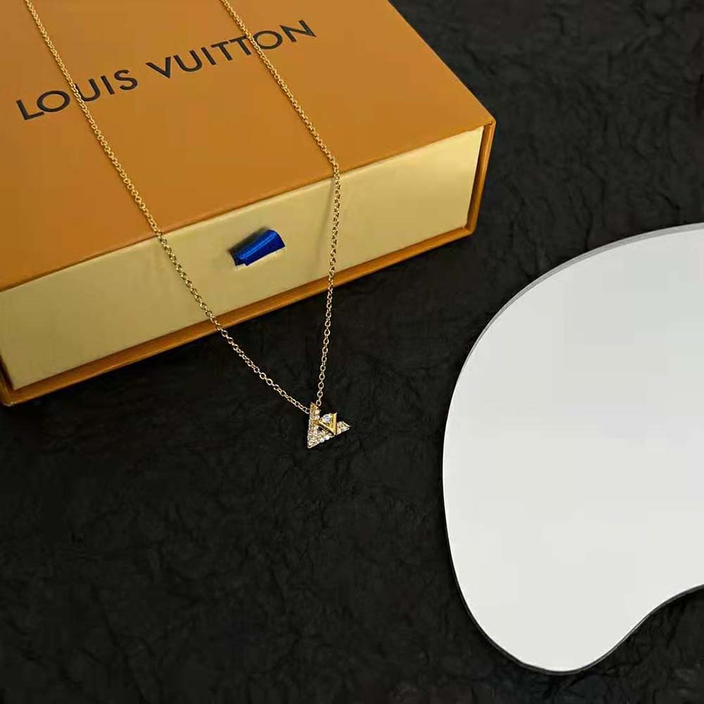 Louis Vuitton Women LV Volt One Pendant in Yellow Gold (2)