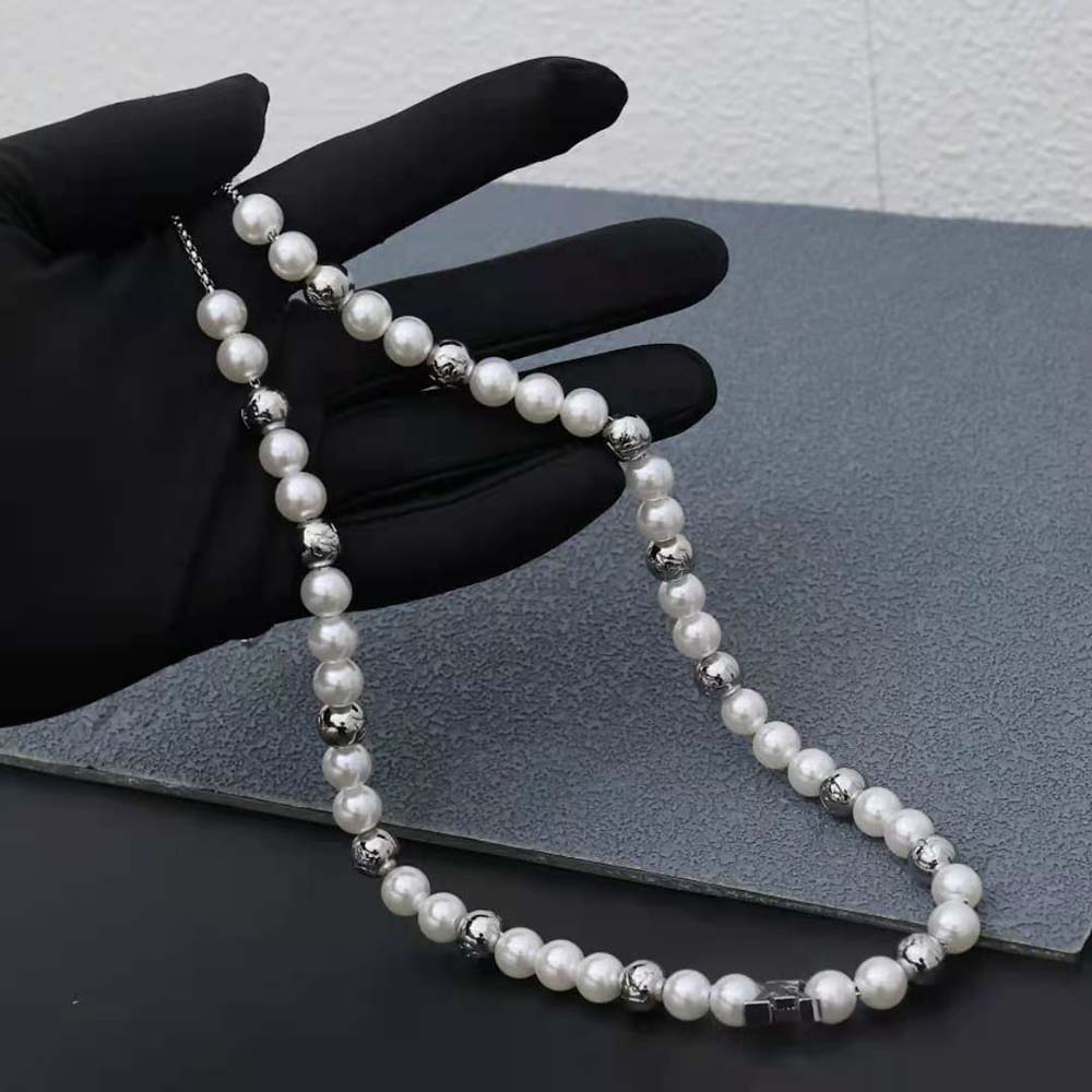 Louis Vuitton Women Monogram Pearls Necklace (11)