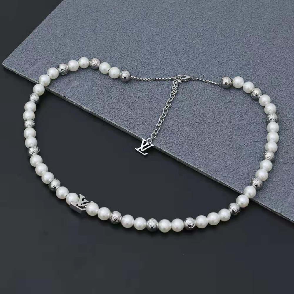 Louis Vuitton Women Monogram Pearls Necklace (5)