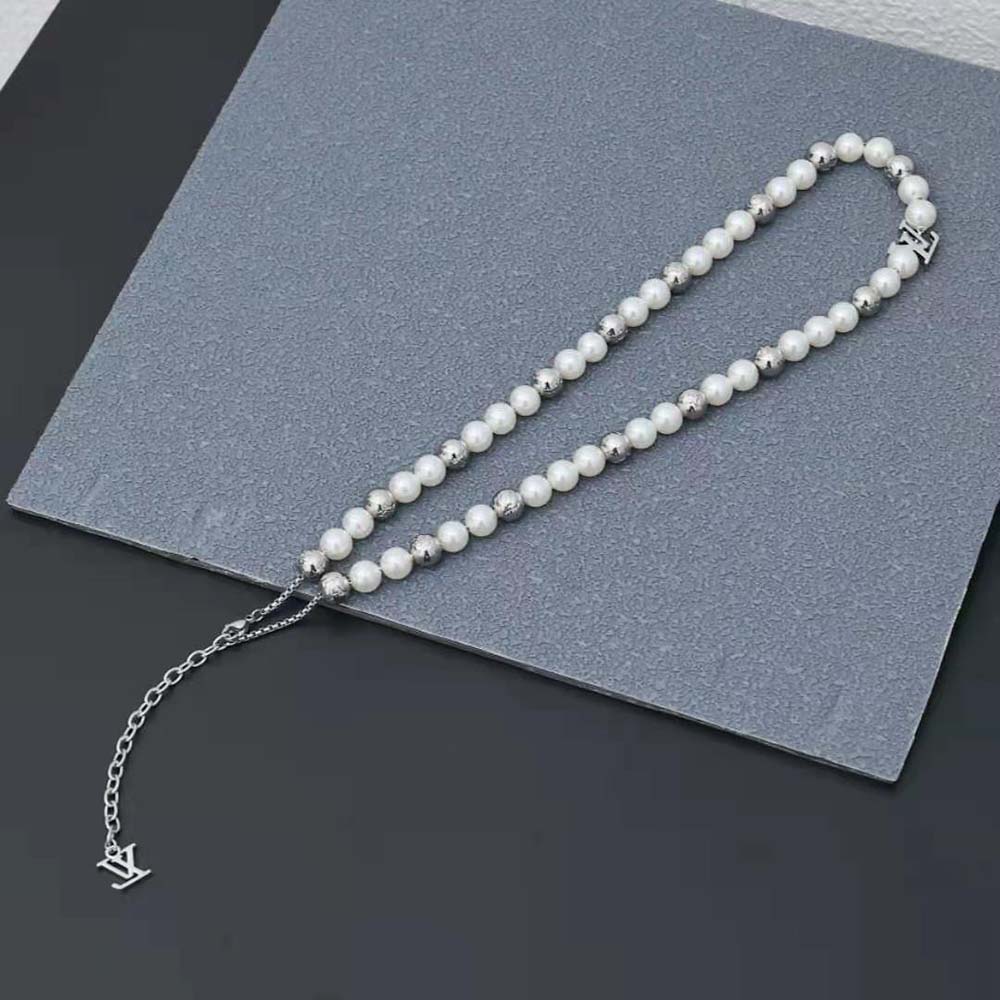 Louis Vuitton Women Monogram Pearls Necklace (7)