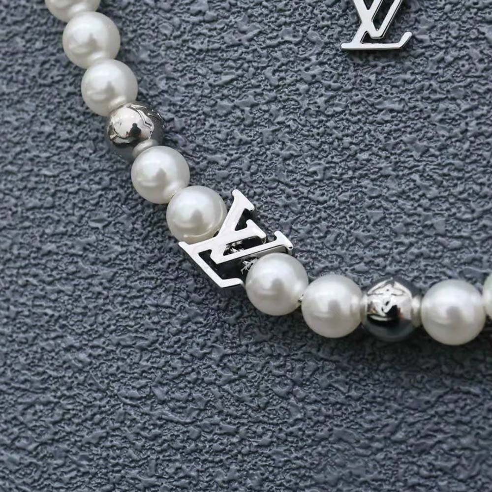 Louis Vuitton Women Monogram Pearls Necklace (8)
