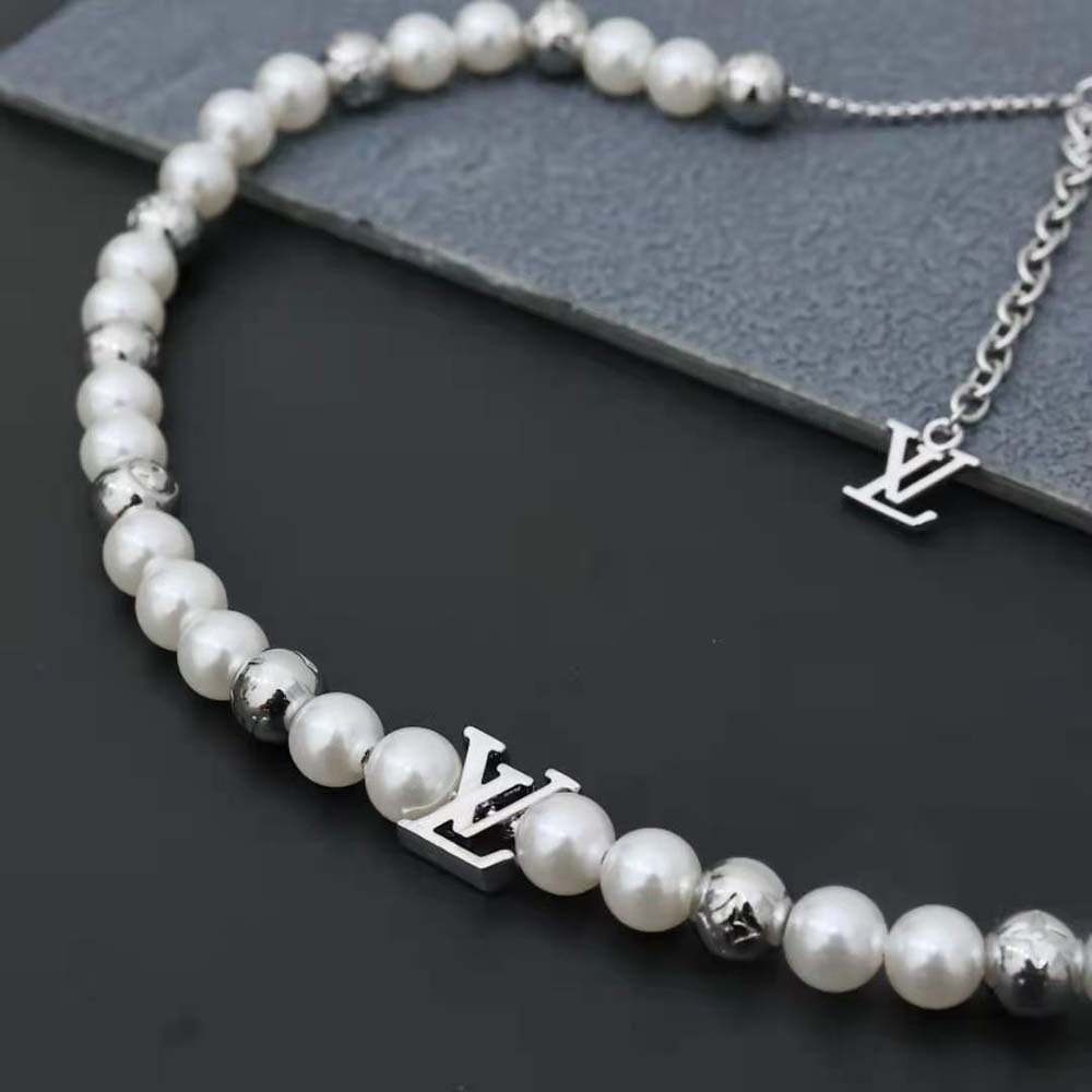 Louis Vuitton Women Monogram Pearls Necklace (9)