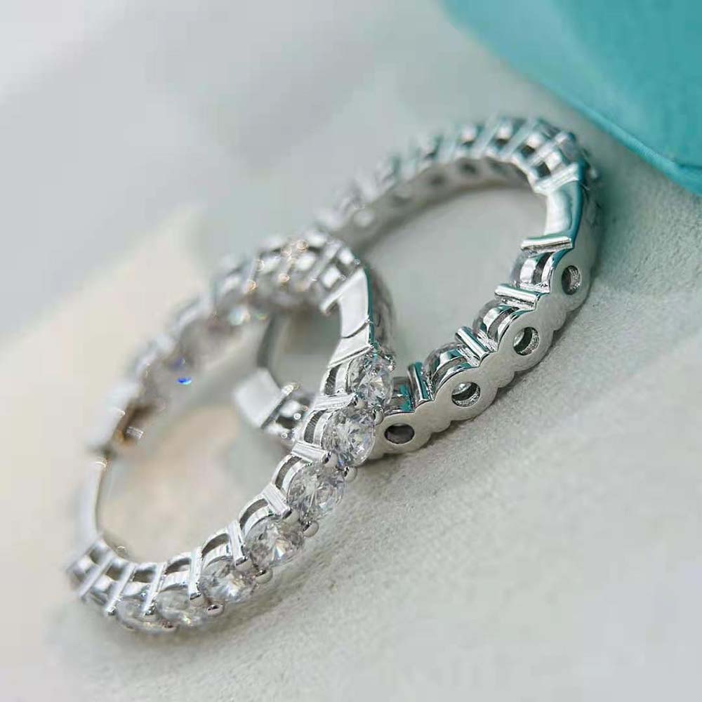 Tiffany Hoop Earrings in Platinum with Round Brilliant Diamonds (6)