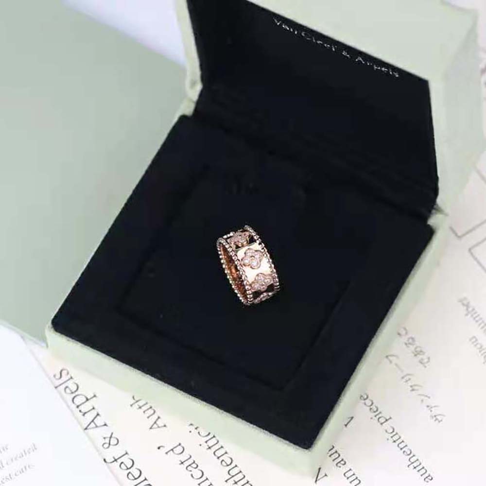 Van Cleef & Arpels Lady Perlée Clovers Ring Medium Model in 18K Rose Gold (3)