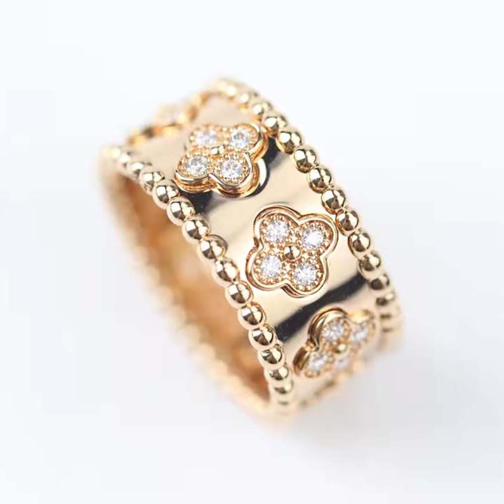 Van Cleef & Arpels Lady Perlée Clovers Ring Medium Model in 18K Rose Gold (5)
