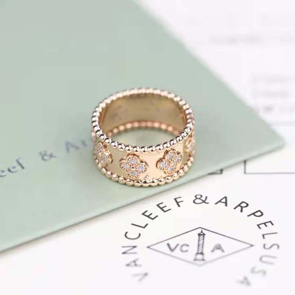 Van Cleef & Arpels Lady Perlée Clovers Ring Medium Model in 18K Rose Gold (7)