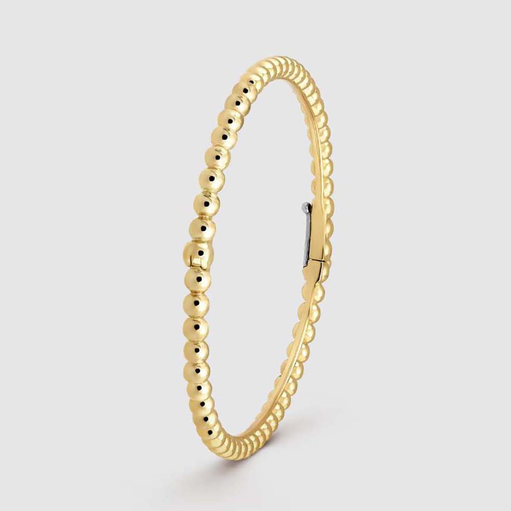 Van Cleef & Arpels Lady Perlée Pearls of Gold Bracelet Medium Model (1)