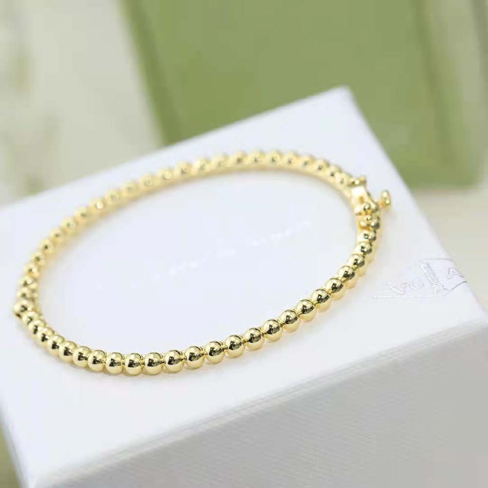 Van Cleef & Arpels Lady Perlée Pearls of Gold Bracelet Medium Model (8)