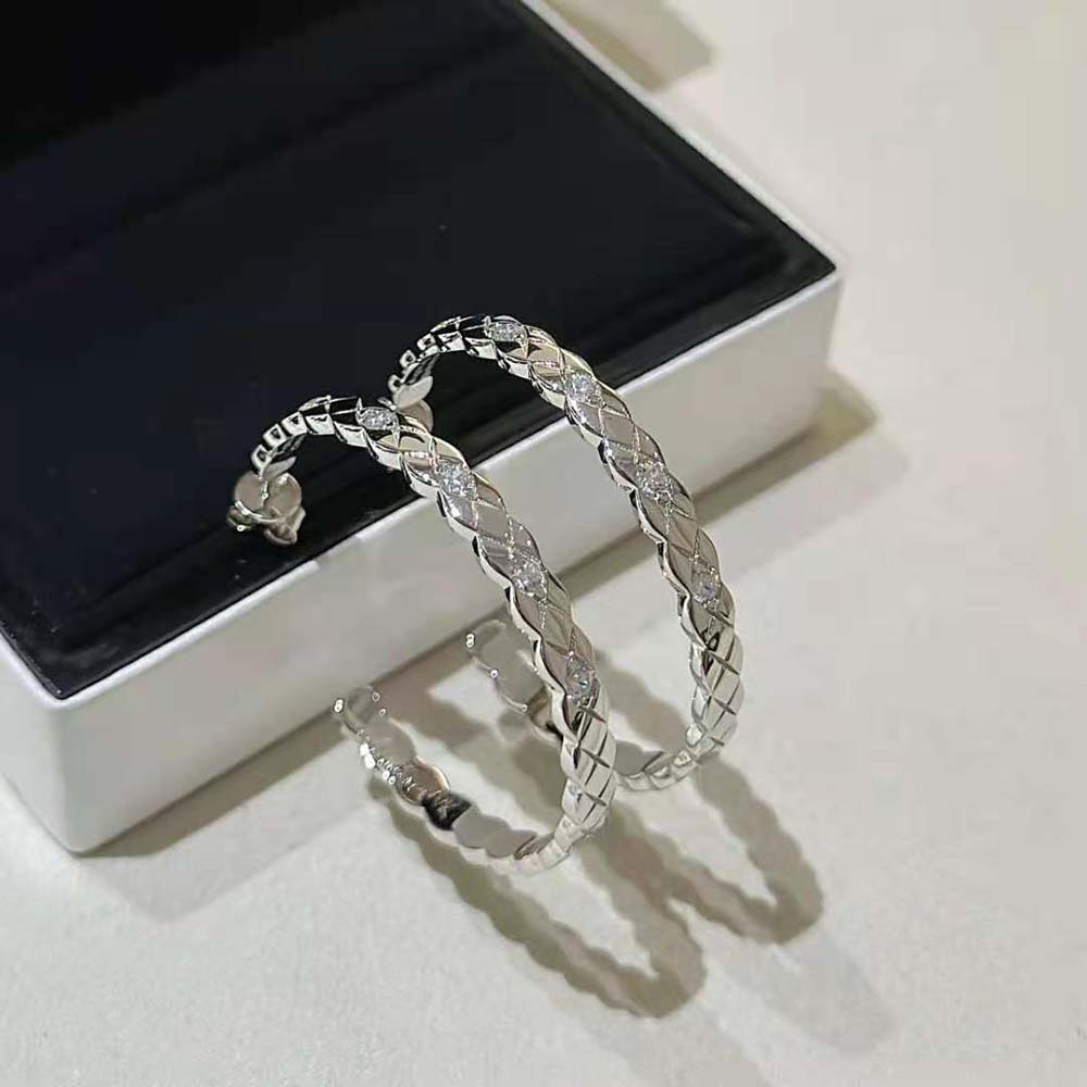 Chanel Women Coco Crush Hoop Earrings in 18K White Gold-J12094 (2)