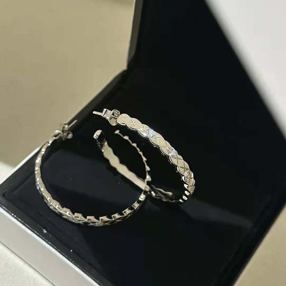 Chanel Women Coco Crush Hoop Earrings in 18K White Gold-J12094 (4)
