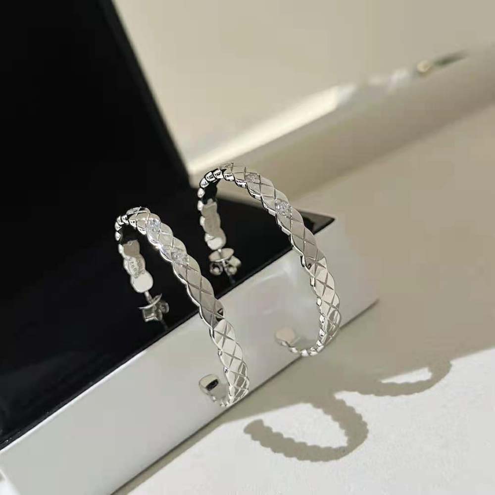Chanel Women Coco Crush Hoop Earrings in 18K White Gold-J12094 (6)