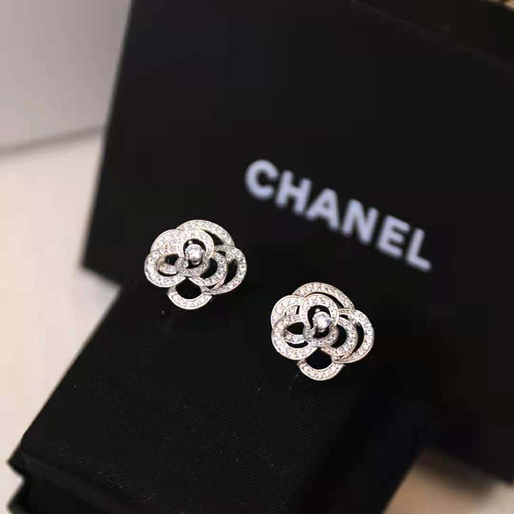 Chanel Women Fil De Camélia Earrings in White Gold-J2672 (2)