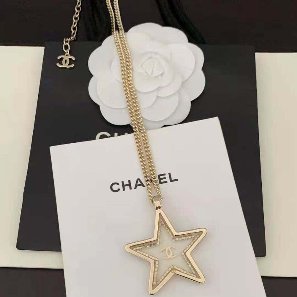 Chanel Women Pendant Necklace in Metal Resin & Strass-NU594 (3)