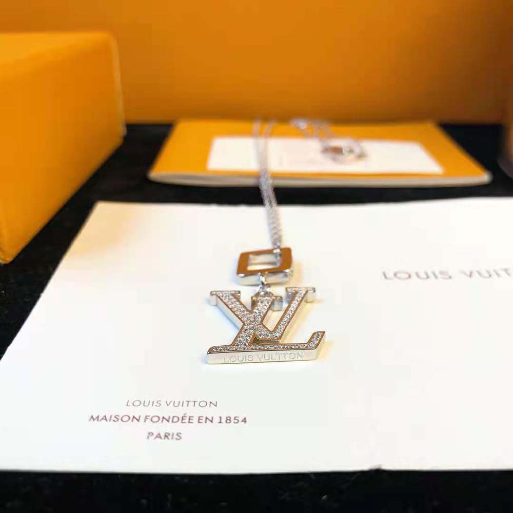 Louis Vuitton Women LV Large Pendant-Q93821 (5)