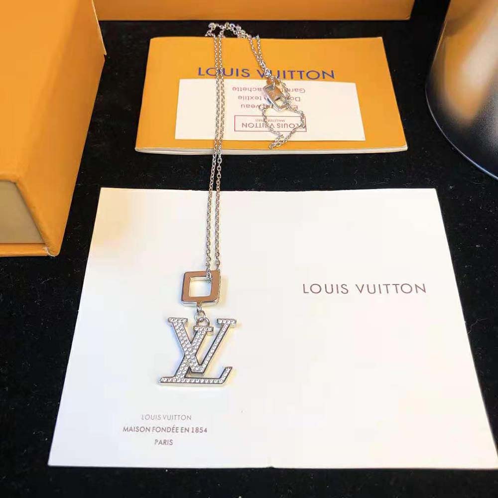 Louis Vuitton Women LV Large Pendant-Q93821 (6)