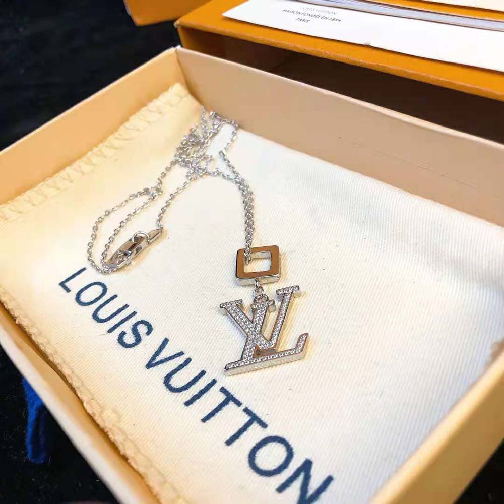 Louis Vuitton Women LV Large Pendant-Q93821 (9)