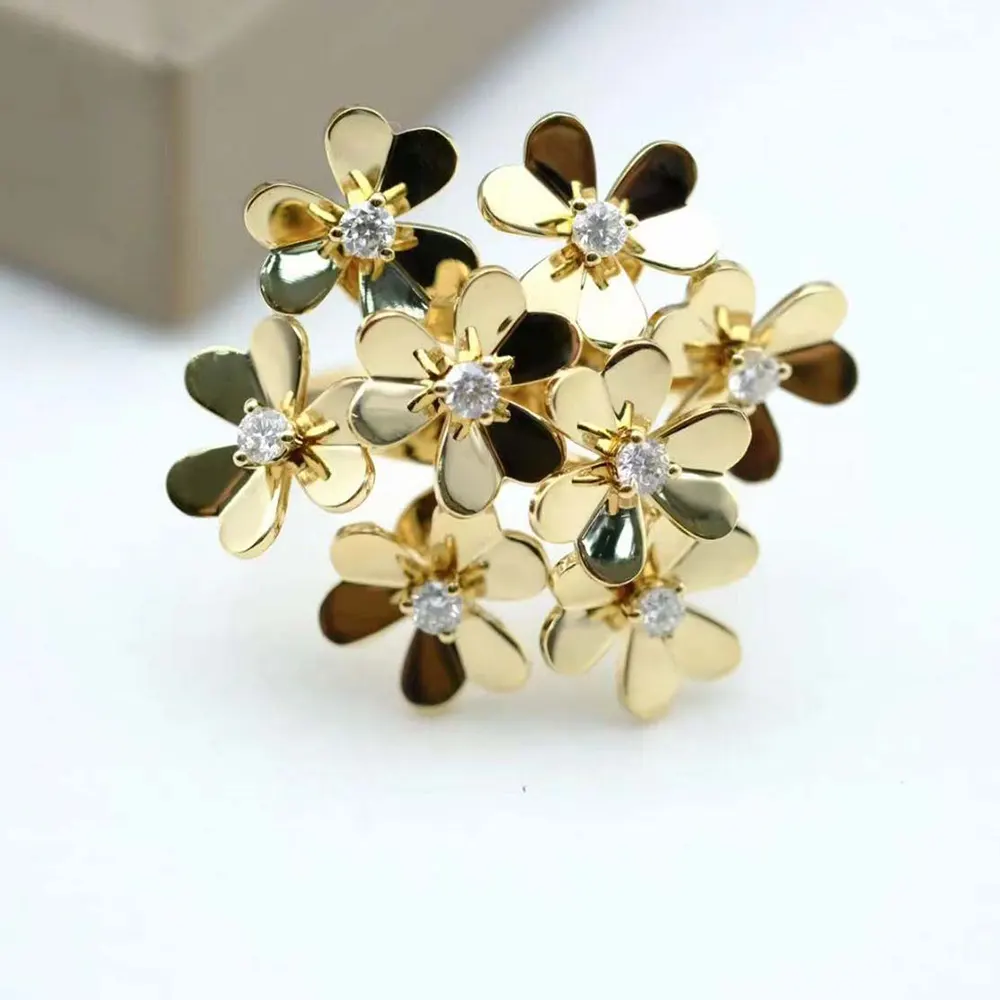 Van Cleef & Arpels Lady Frivole Ring 8 Flowers VCARB67700 (6)