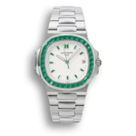 Patek Philippe Men Nautilus 40 mm in Stainless Steel White Dial