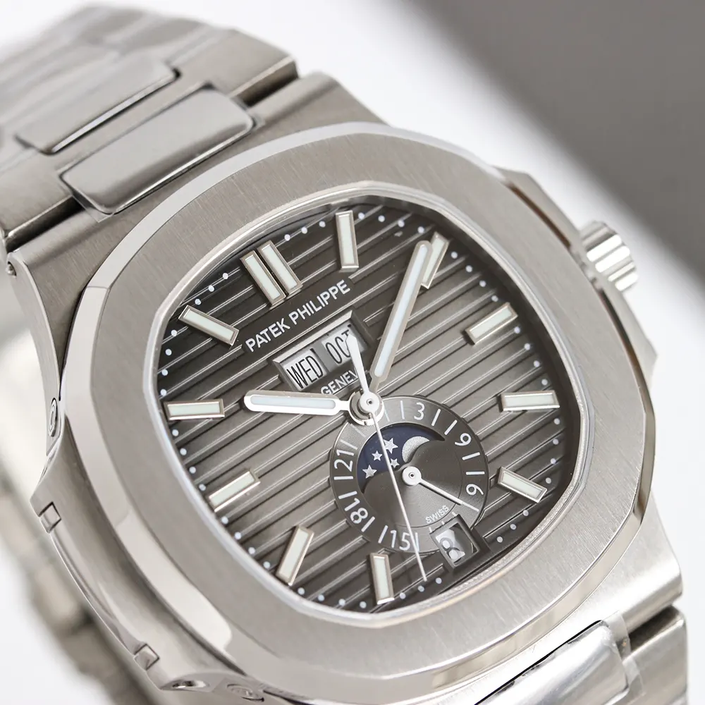 Patek Philippe Men Nautilus 40mm in Stainless Steel White (4)