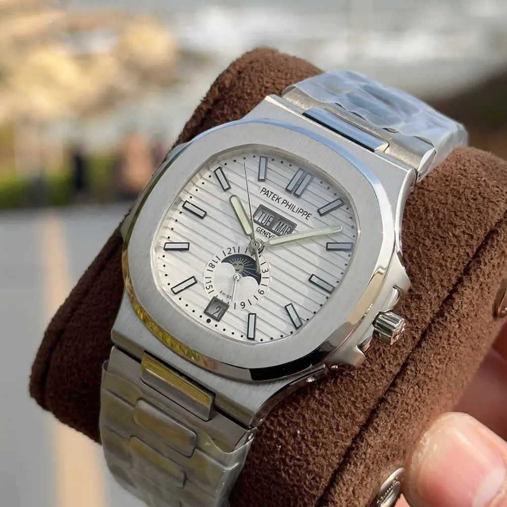 Patek Philippe Men Nautilus Annual Calendar Self-Winding 40 mm in Stainless Steel (4)