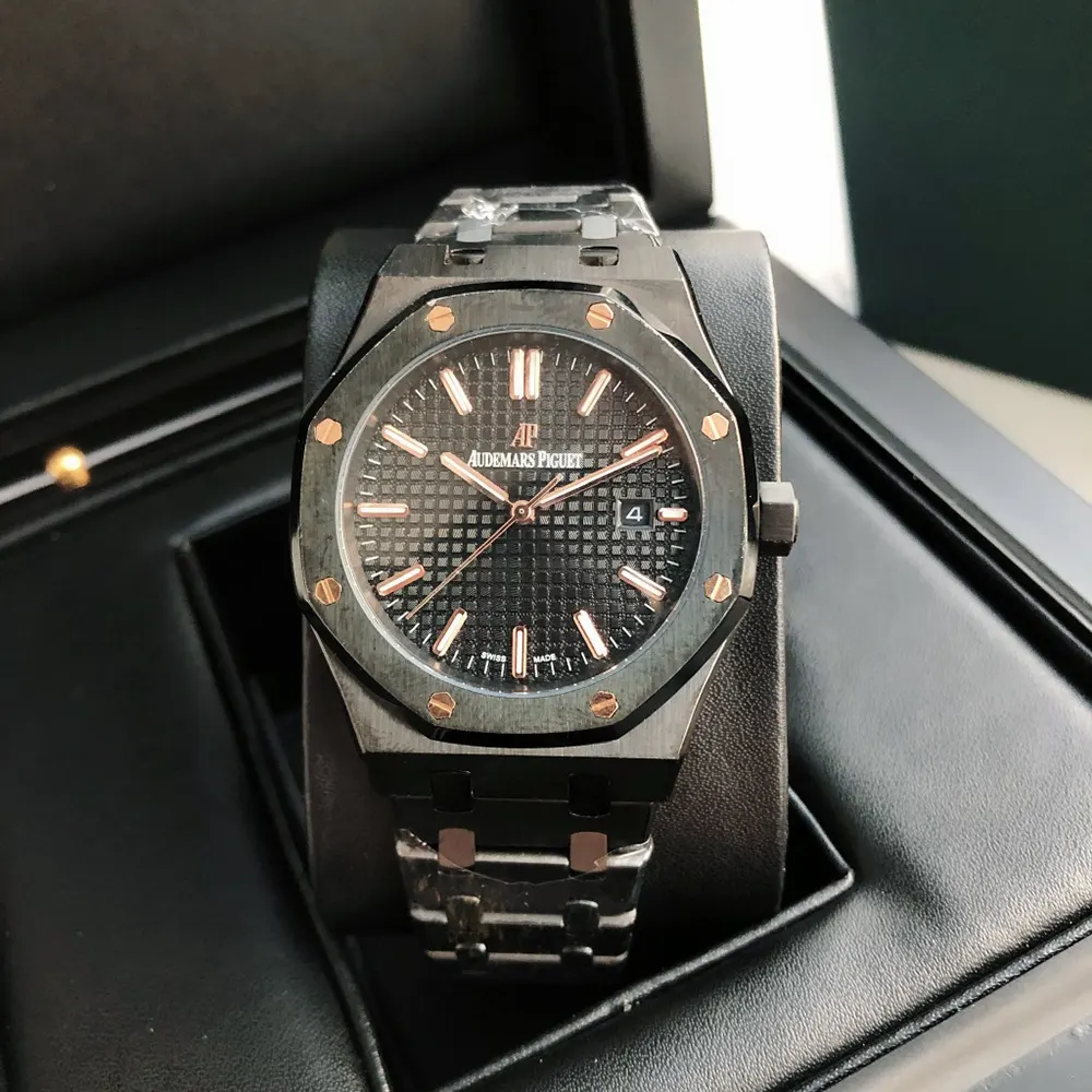 Audemars Piguet Men Royal Oak Selfwinding 34mm in Black Ceramic (4)