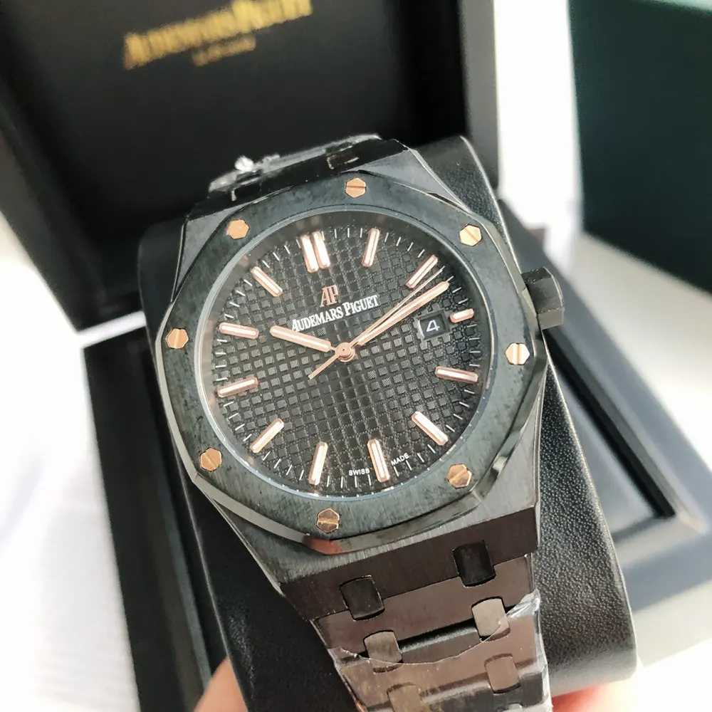 Audemars Piguet Men Royal Oak Selfwinding 34mm in Black Ceramic (6)