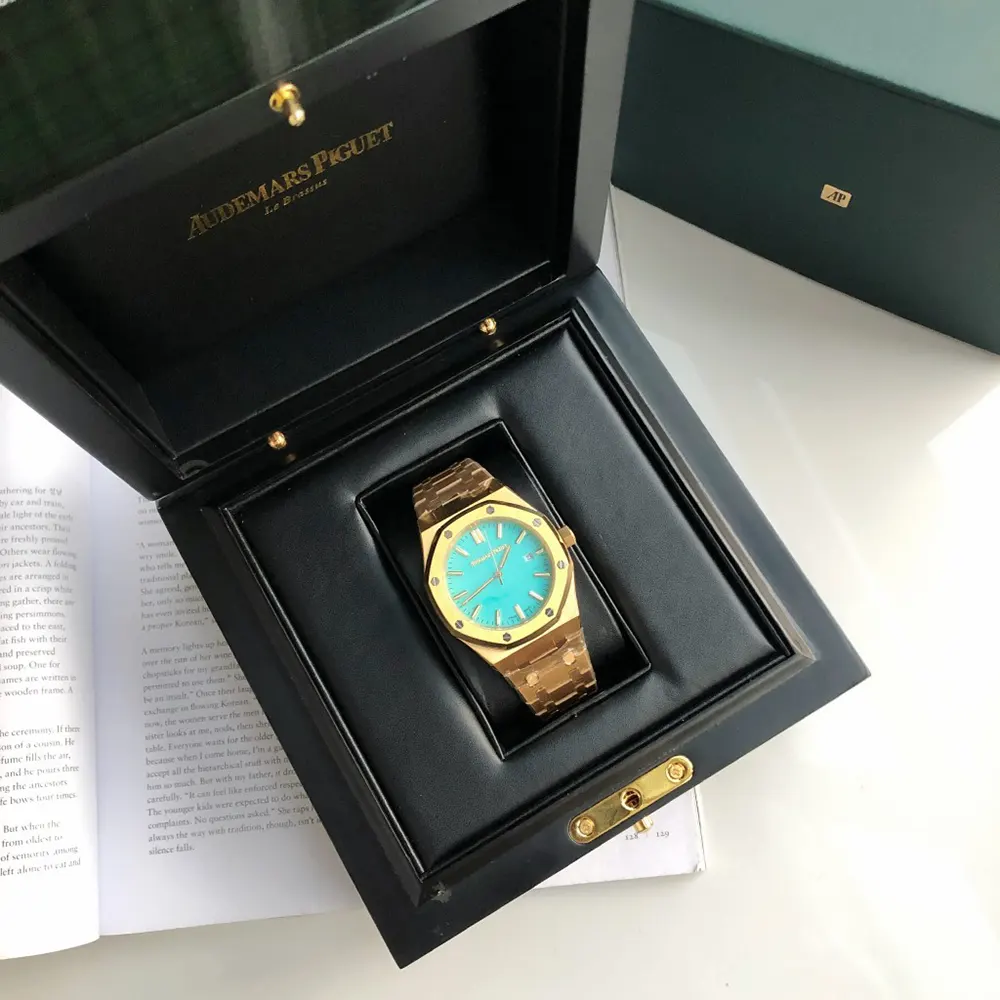 Audemars Piguet Men Royal Oak Selfwinding 37 mm in Turquoise Dial (2)