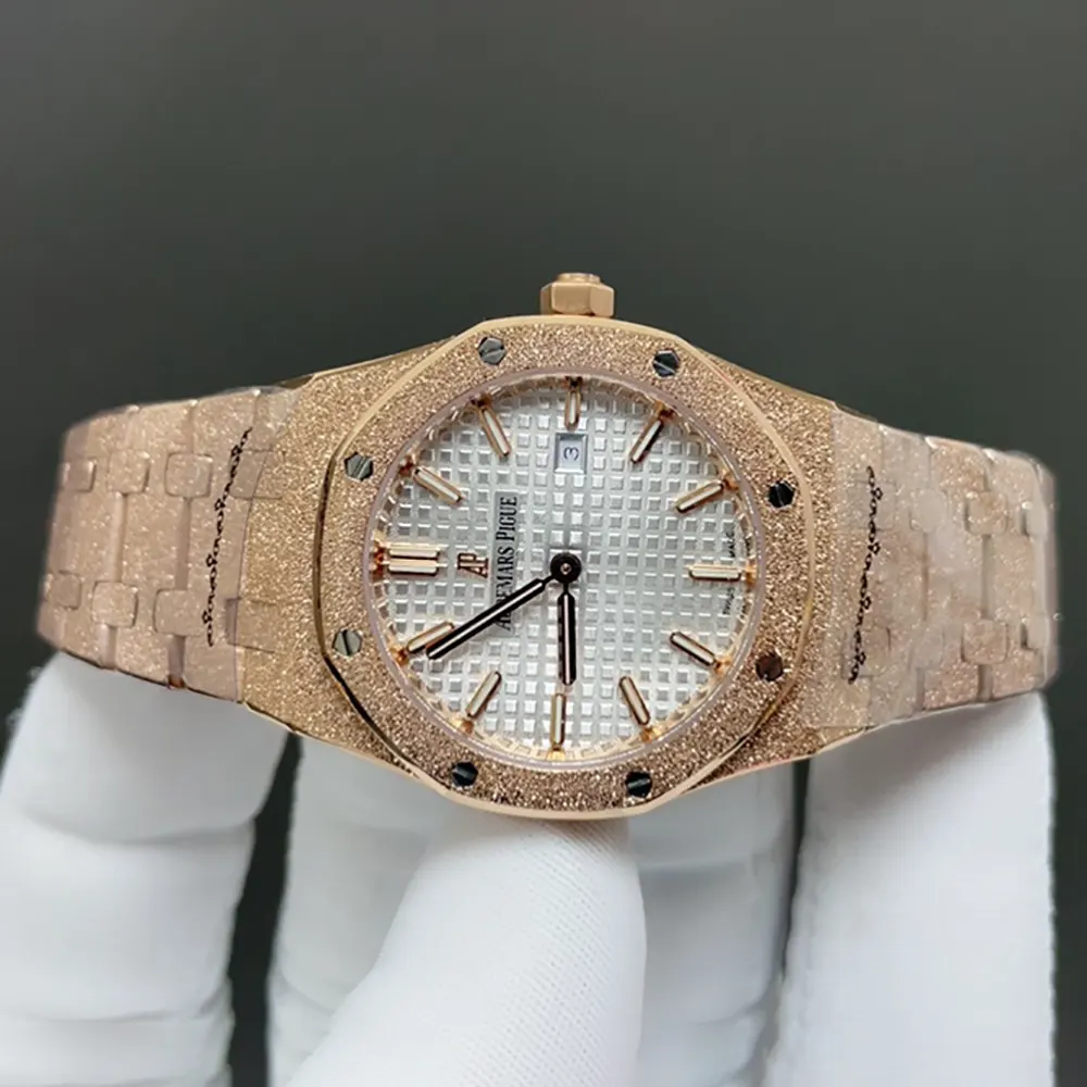 Audemars Piguet Women Royal Oak 33 mm in Rose Gold Matte (3)