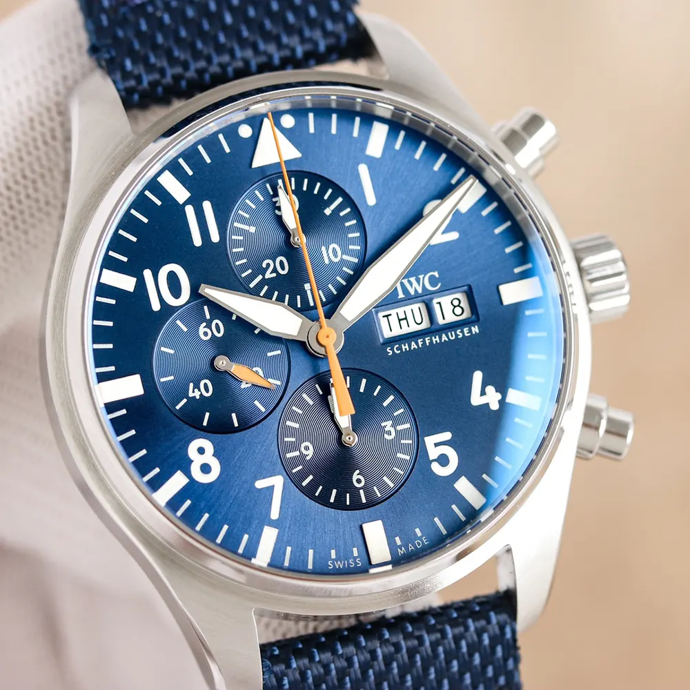 IWC Men Pilot’s Watch Chronograph 43 mm in Blue Dial IW377729 (4)