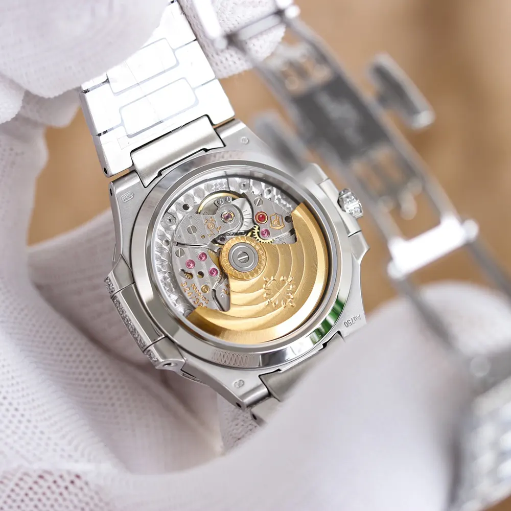 Patek Philippe Women Nautilus Self-winding White Gold with Emeralds (2)