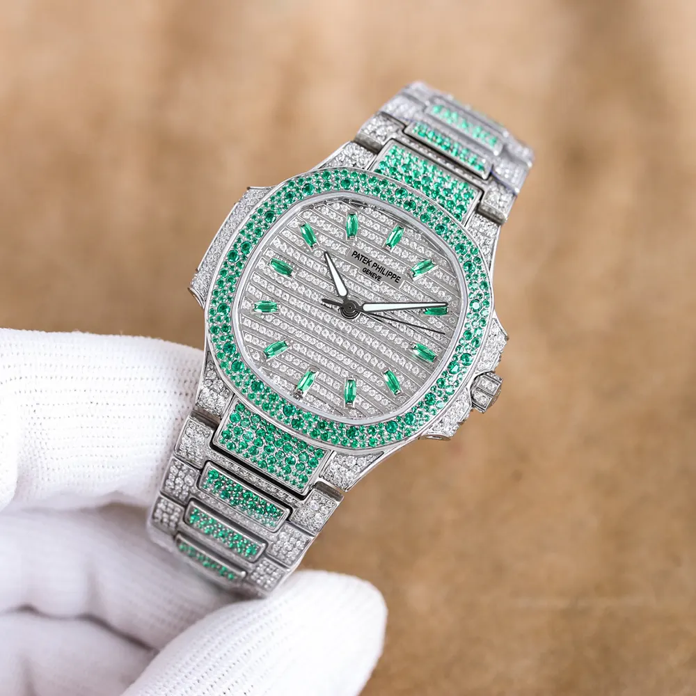 Patek Philippe Women Nautilus Self-winding White Gold with Emeralds (3)