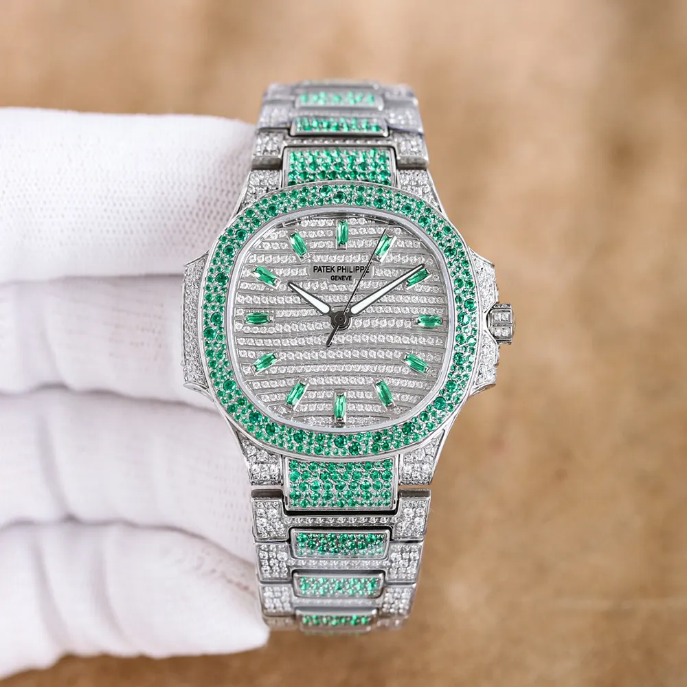 Patek Philippe Women Nautilus Self-winding White Gold with Emeralds (5)